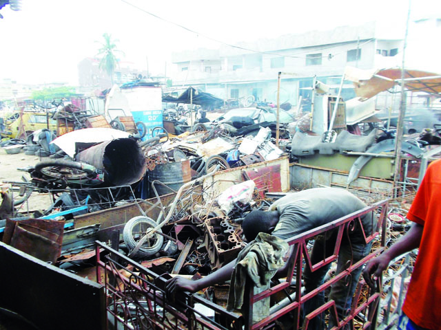 Article : BENIN/Recyclage des rebuts de fer : une activit&eacute; pour la jeunesse en qu&ecirc;te d&rsquo;emploi
